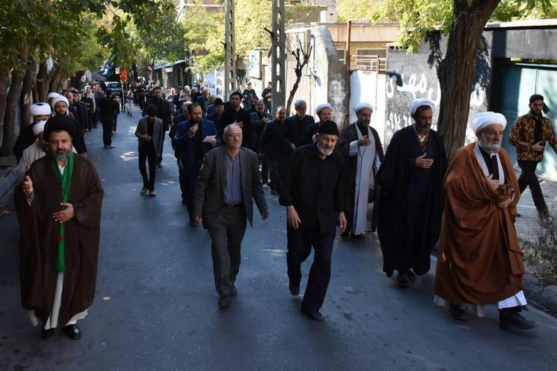 عزاداری خیابانی مردم ماکو در روز شهادت امام رضا(ع) + تصاویر