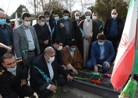 غبارروبی مزار شهدا به مناسبت روز شهید + تصاویر