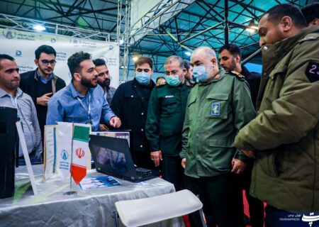 عکس| بازدید فرمانده کل سپاه پاسداران انقلاب اسلامی از چهارمین رویداد تولید محتوای دیجیتال بسیج