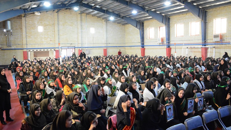 اجتماع بزرگ دخترانِ سردار شهید حاج قاسم سلیمانی در ماکو