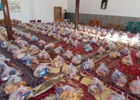 توزیع ۳۰۰ بسته یلدای مهدوی بین نیازمندان ماکو