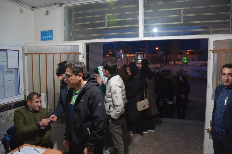 ترافیک موج دوم حضور مردم پای صندوق‌های رای