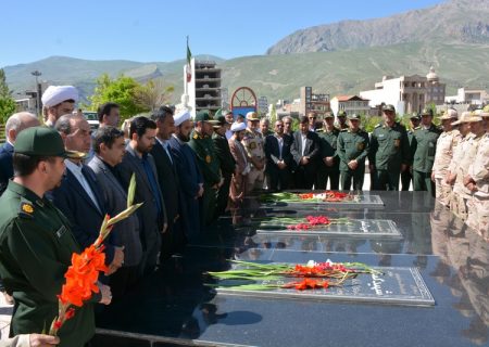 عطرافشانی مزار شهدا گمنام به مناسبت سوم خرداد