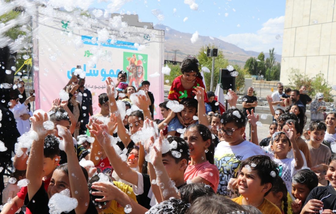 کودکان ماکو مهمان جشن میلاد پیامبر شدند