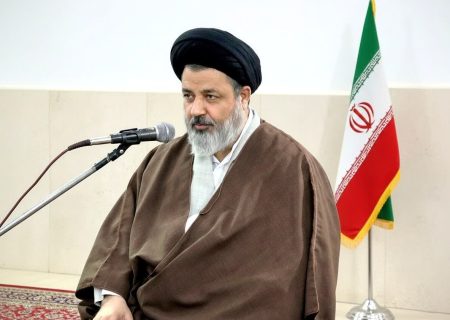 مساجد باید پایگاه اصلی فعالیت‌های قرآنی باشند