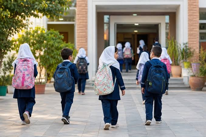 آمادهسازی ۵۳۰۰ مدرسه آذربایجانغربی برای سال تحصیلی جدید