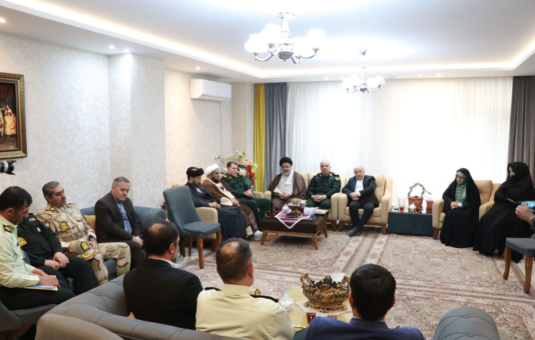 تکریم خانوادههای شهدا در هفته انتظامی شهرستان ماکو
