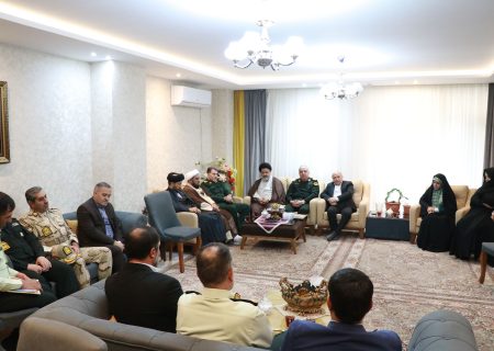 تکریم خانواده‌های شهدا در هفته انتظامی شهرستان ماکو